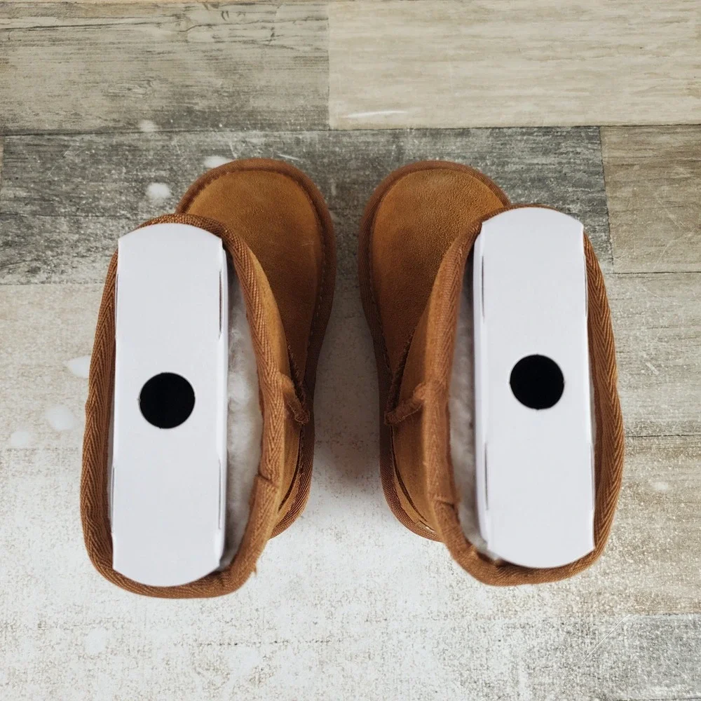 Koolaburra by UGG Kids Koola Short Boots Sz 9 Chestnut Suede Faux Fur Lined